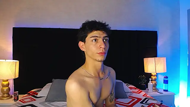 Logan Woods online show from 02/18/26, 01:34