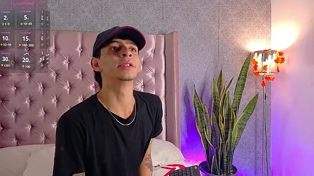 Logan Woods online show from 02/18/26, 04:14