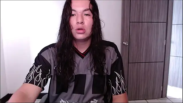 Snapshot of Yigolo__ chatting on 07/09/26, 02:43 Yigolo online show from 07/09/26, 02:43