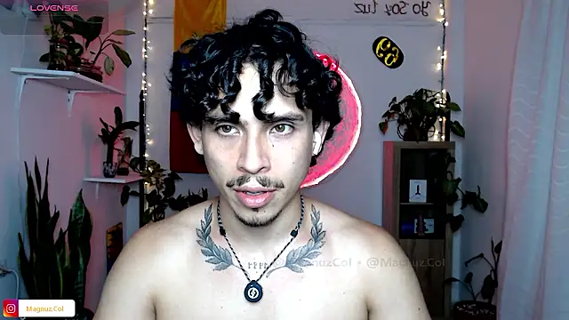 Snapshot of Magnuz_Col chatting on 02/11/26, 01:32 Magnuz Col online show from 02/11/26, 01:32