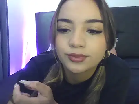 Snapshot of Itsgabyx chatting on 02/07/26, 03:49 Itsgabyx online show from 02/07/26, 03:49