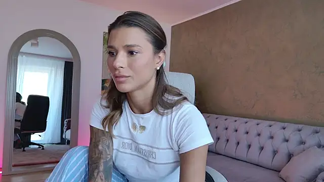 Lenna Godess online show from 09/28/25, 05:57