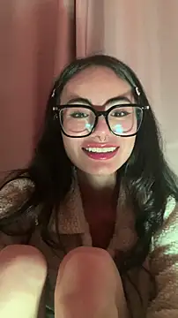 Snapshot of _Lucycherry chatting on 06/20/26, 04:37 Lucycherry online show from 06/20/26, 04:37