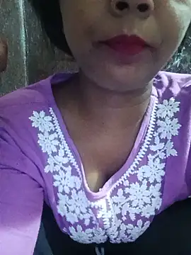 Snapshot of Ayesha_Khan1 chatting on 06/18/26, 11:42 Ayesha Khan1 online show from 06/18/26, 11:42