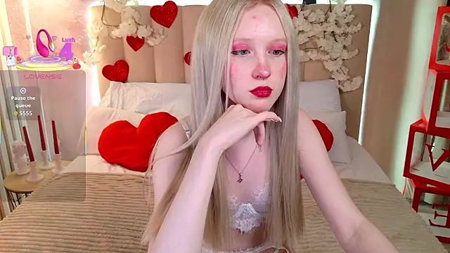 Snapshot of Sia_Hart chatting on 02/15/26, 12:03 Sia Hart online show from 02/15/26, 12:03