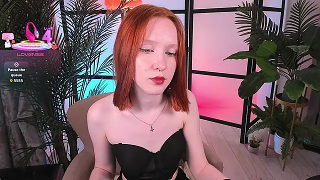 Snapshot of Sia_Hart chatting on 06/21/26, 06:54 Sia Hart online show from 06/21/26, 06:54