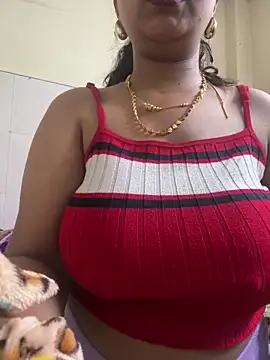 Snapshot of Real_Roma chatting on 02/15/26, 11:23 Real Roma online show from 02/15/26, 11:23