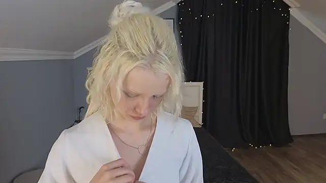 Naomi Demio online show from 02/22/26, 09:08