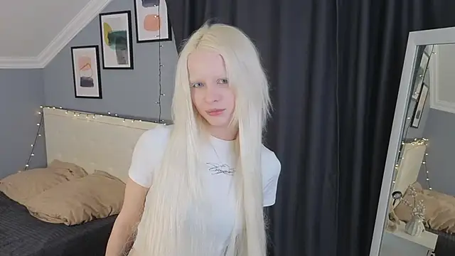 Naomi Demio online show from 03/11/26, 11:38