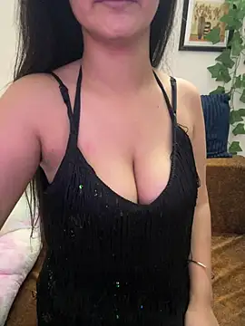 Snapshot of Maahhii chatting on 07/04/26, 10:43 Maahhii online show from 07/04/26, 10:43