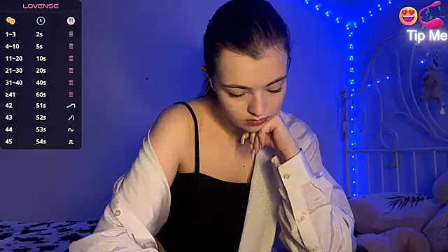 Snapshot of MistressBabe chatting on 02/17/26, 06:14 MistressBabe online show from 02/17/26, 06:14