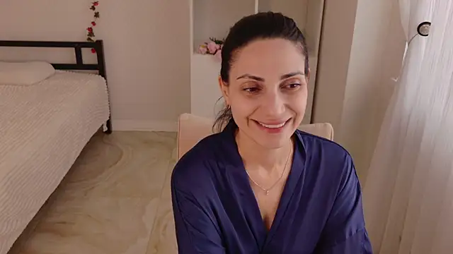 LovelyBeatrice online show from 04/08/26, 10:48