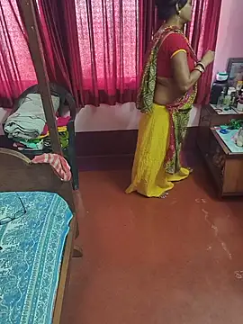 Little-Roshni online show from 06/16/26, 07:00