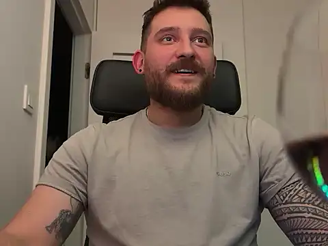 TacticalXXL7 online show from 04/16/26, 10:12