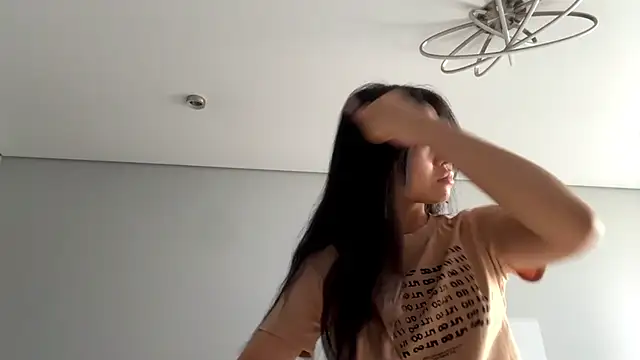 SweetMiaXO online show from 04/02/26, 10:07