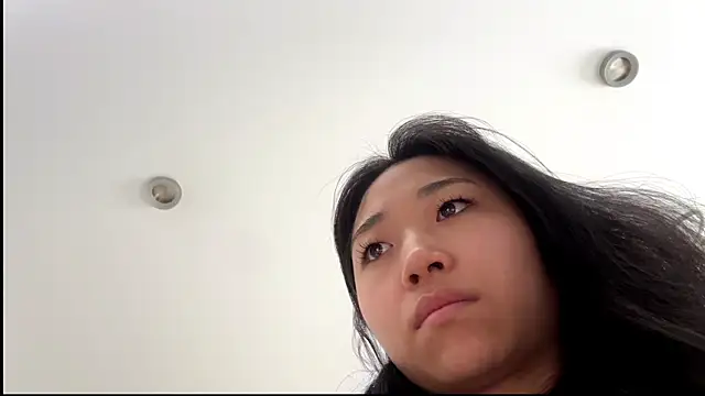 SweetMiaXO online show from 04/08/26, 10:10