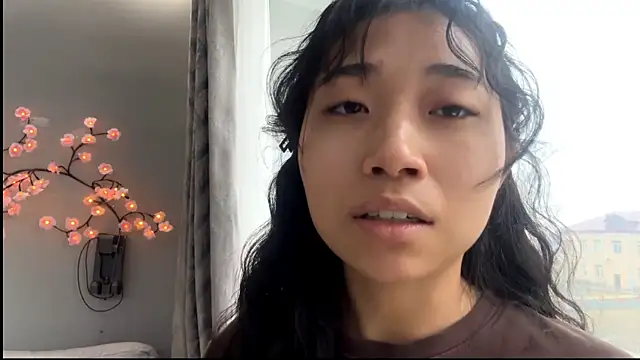 SweetMiaXO online show from 04/21/26, 01:42