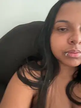 Snapshot of bella_255 chatting on 03/24/26, 11:59 bella 255 online show from 03/24/26, 11:59