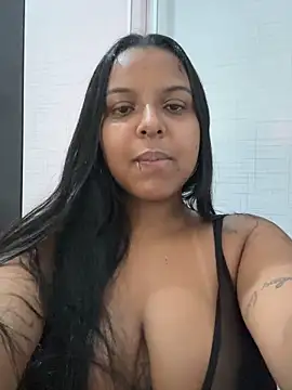 Snapshot of bella_255 chatting on 03/28/26, 06:40 bella 255 online show from 03/28/26, 06:40