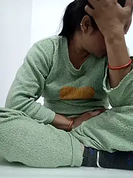 Snapshot of Cute-karisma1234 chatting on 02/05/26, 05:28 Cute-karisma1234 online show from 02/05/26, 05:28