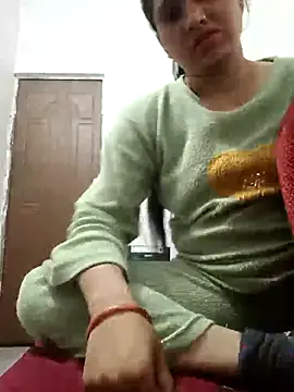 Snapshot of Cute-karisma1234 chatting on 02/08/26, 05:05 Cute-karisma1234 online show from 02/08/26, 05:05