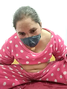 Snapshot of Cute-karisma1234 chatting on 02/18/26, 02:46 Cute-karisma1234 online show from 02/18/26, 02:46