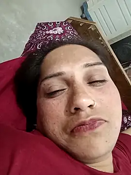 Snapshot of Cute-karisma1234 chatting on 02/24/26, 06:17 Cute-karisma1234 online show from 02/24/26, 06:17