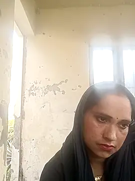 Snapshot of Cute-karisma1234 chatting on 02/25/26, 09:30 Cute-karisma1234 online show from 02/25/26, 09:30