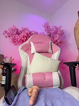 Snapshot of Doll_Luna_ chatting on 02/10/26, 03:21 Doll Luna online show from 02/10/26, 03:21