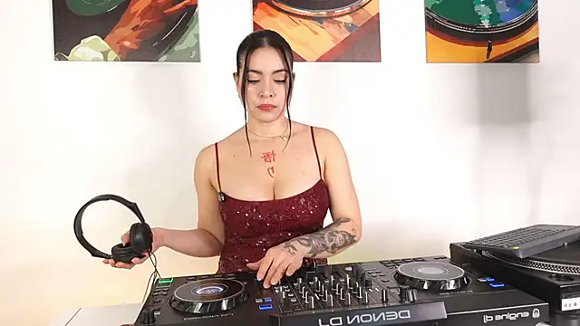 Snapshot of SatyaDj chatting on 02/12/26, 06:14 SatyaDj online show from 02/12/26, 06:14