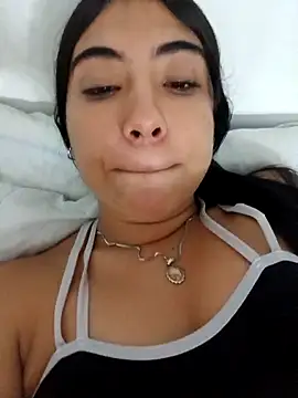 Snapshot of Ailen-cute chatting on 02/16/26, 03:41 Ailen-cute online show from 02/16/26, 03:41