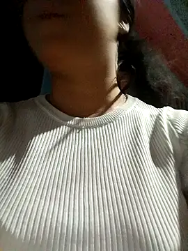 Snapshot of Ailen-cute chatting on 02/19/26, 06:31 Ailen-cute online show from 02/19/26, 06:31