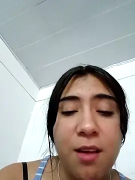 Snapshot of Ailen-cute chatting on 02/25/26, 04:44 Ailen-cute online show from 02/25/26, 04:44