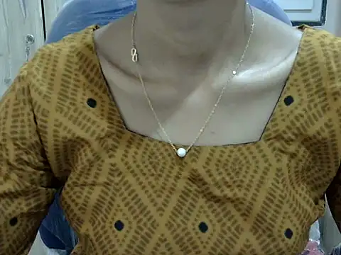 Snapshot of Kulsum_S chatting on 03/24/26, 01:49 Kulsum S online show from 03/24/26, 01:49