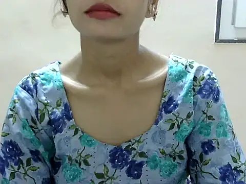 Snapshot of Kulsum_S chatting on 05/27/26, 11:29 Kulsum S online show from 05/27/26, 11:29