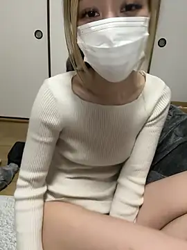 Snapshot of yui__yuichan chatting on 02/17/26, 01:51 yui yuichan online show from 02/17/26, 01:51