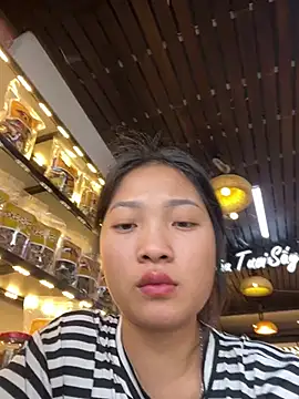 Lyn-be99 online show from 04/21/26, 08:20