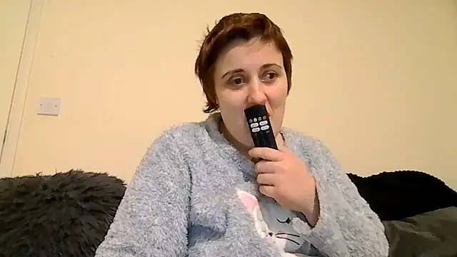 Snapshot of Tiara_XOX chatting on 02/01/26, 05:17 Tiara XOX online show from 02/01/26, 05:17