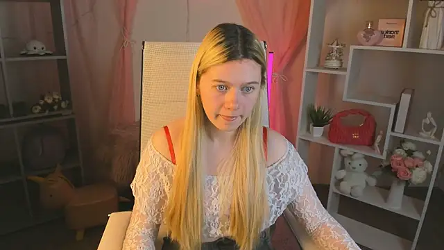 CelestineMauriac online show from 04/15/26, 06:59