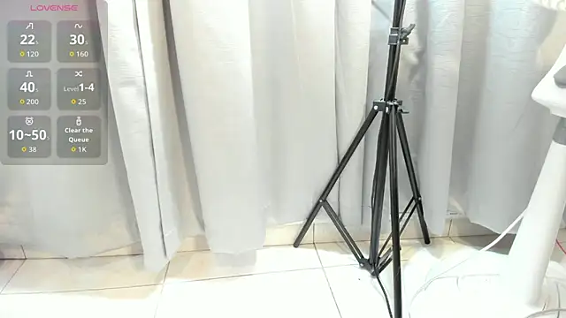 Snapshot of DomenicaW chatting on 03/03/26, 08:04 DomenicaW online show from 03/03/26, 08:04