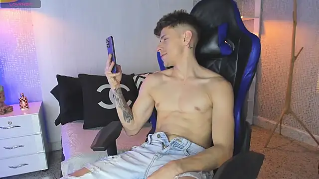 Snapshot of Jasper__jones chatting on 02/24/26, 02:04 Jasper jones online show from 02/24/26, 02:04