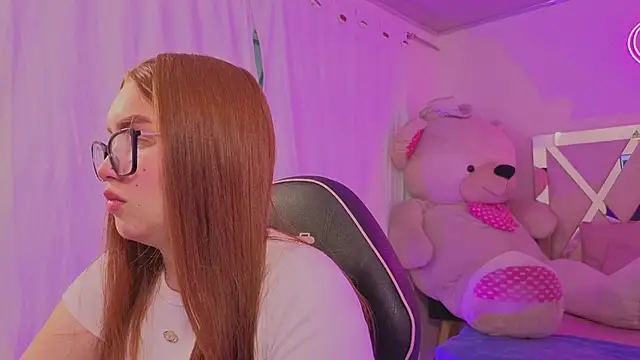 Snapshot of SABRIINA_TAY chatting on 02/12/26, 11:49 SABRIINA TAY online show from 02/12/26, 11:49