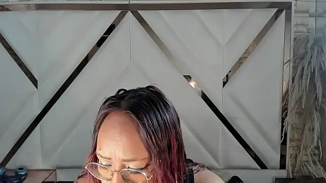 Snapshot of Shara_Oz chatting on 02/24/26, 02:31 Shara Oz online show from 02/24/26, 02:31