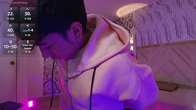 Snapshot of osamu_tay chatting on 02/23/26, 11:40 osamu tay online show from 02/23/26, 11:40