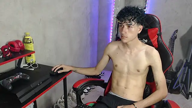 Snapshot of Johnny_cagee_ chatting on 06/19/26, 11:52 Johnny cagee online show from 06/19/26, 11:52