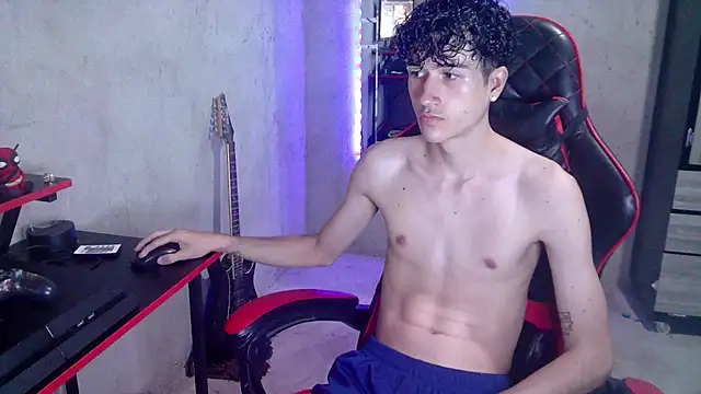 Snapshot of Johnny_cagee_ chatting on 07/14/26, 12:24 Johnny cagee online show from 07/14/26, 12:24