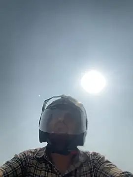 Snapshot of hardlysuck chatting on 03/03/26, 05:57 hardlysuck online show from 03/03/26, 05:57