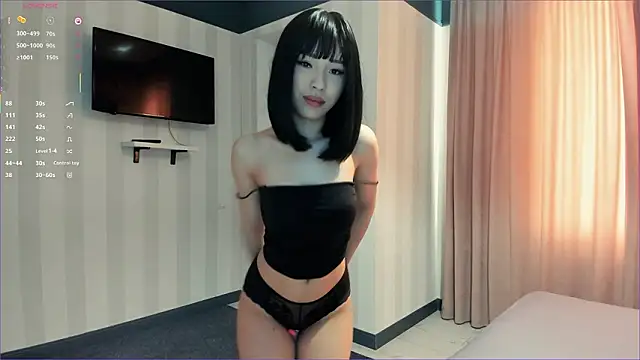 Snapshot of laumalove chatting on 02/01/26, 05:17 laumalove online show from 02/01/26, 05:17