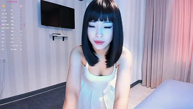 Snapshot of laumalove chatting on 02/06/26, 05:12 laumalove online show from 02/06/26, 05:12