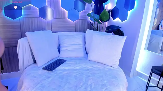 Snapshot of KatyaKozlov chatting on 02/13/26, 07:54 KatyaKozlov online show from 02/13/26, 07:54